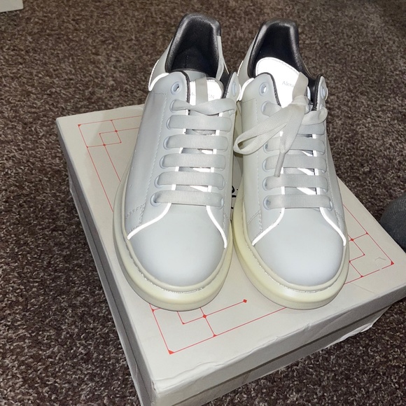 Alexander McQueen sneakers - Picture 1 of 9